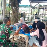Jaga Lingkungan Sehat, Babinsa Koramil 04/Pasir Penyu Gelar Komsos Bahas Kebersihan di Desa Candirejo