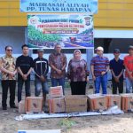 Anggota Komisi III DPR RI Kunker ke Inhil Serahkan Mesin Ketinting Serta Penanaman Pohon